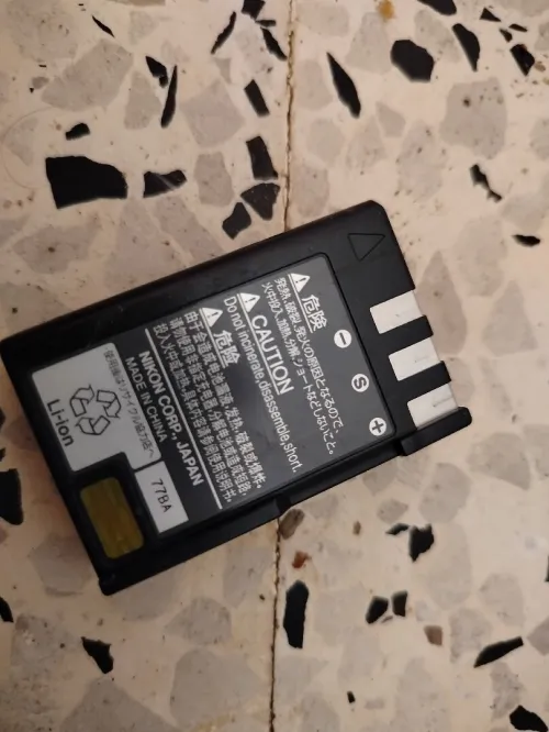 Batterie Nikon En-el9 avec chargeur MH-23