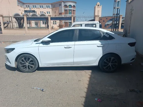 Geely Emegrand 2024 