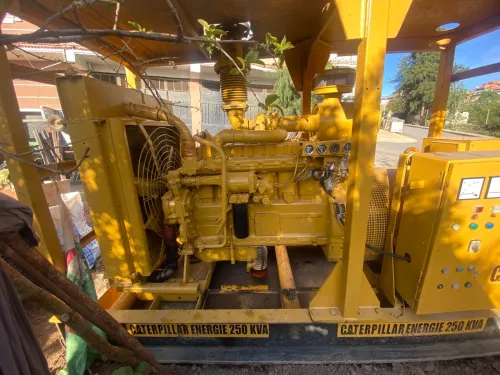 محرك CAT 250 KVA