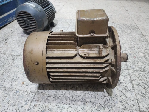 Moteur électrique UNELEC triphasé (3~), 2,2kw 220v/380v
