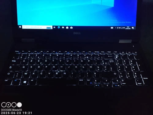 Ordinateur portable Dell i3 ram 8 giga disque dur SSD 