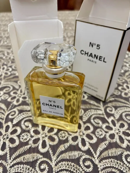  CHANEL N5 Eau De Parfum