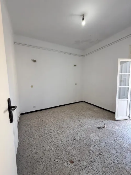 Location Appartement Niveau de villa F4 Alger Dely brahim