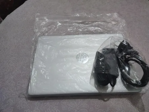 Vend laptop Hp14s-dq0000sf
