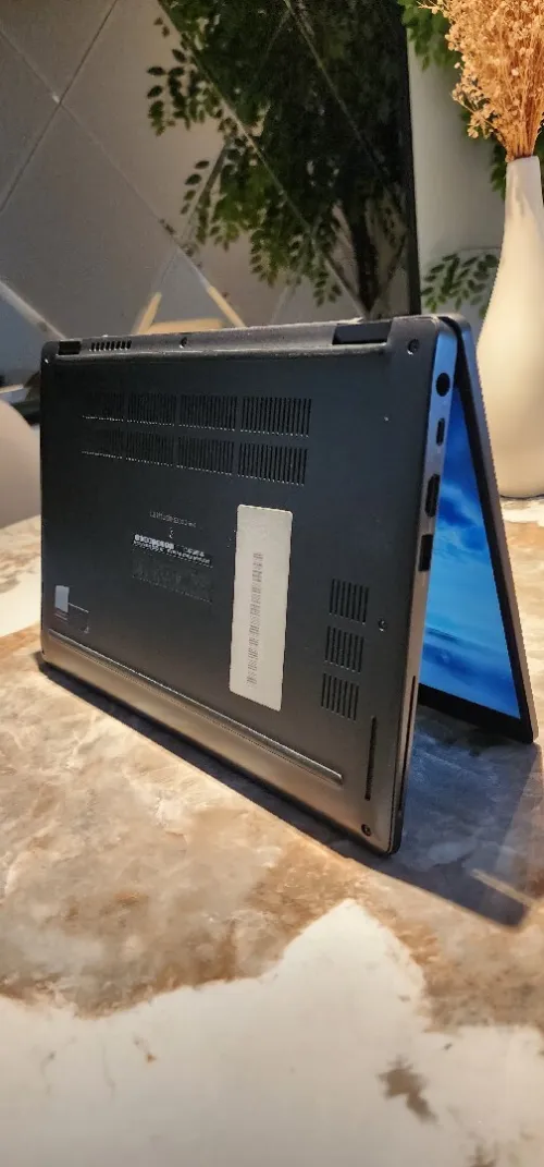 Dell Latitude 5300 2-in-1 x360 i5 8eme 16GB RAM 512GB SSD 13.3" FULL HD IPS TACTILE CONVERTIBLE