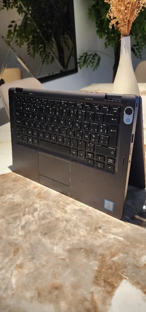 DELL LATITUDE 5300 2-IN-1 I7 8665U 16GB 256GB SSD 13,3 FHD TACTILE X360