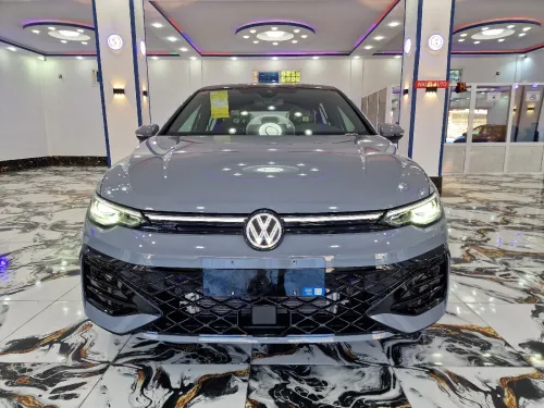 Volkswagen Golf 8 2025 R-Line