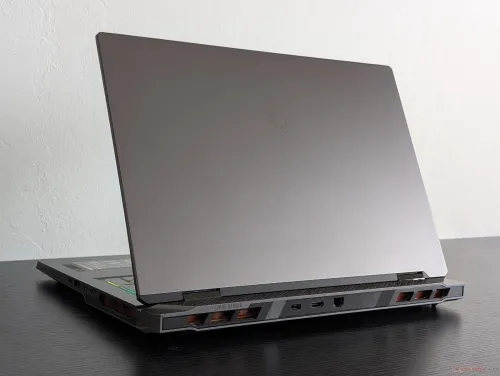 MSI VECTOR A18 HX A9WHG - RYZEN 9 9955HX - 32GB RAM - 1TB NVME - RTX 5070 TI 12GB - ECRAN 18" QHD+ 240HZ - WINDOWS 11