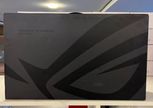 ASUS ROG ZEPHYRUS G16 OLED - INTEL CORE ULTRA 9 285H - 64GO DDR5 - 2TO SSD - 16" OLED 2.5K 240Hz - RTX 5080 16GO - rétroéclairé - ECLIPSE GREY