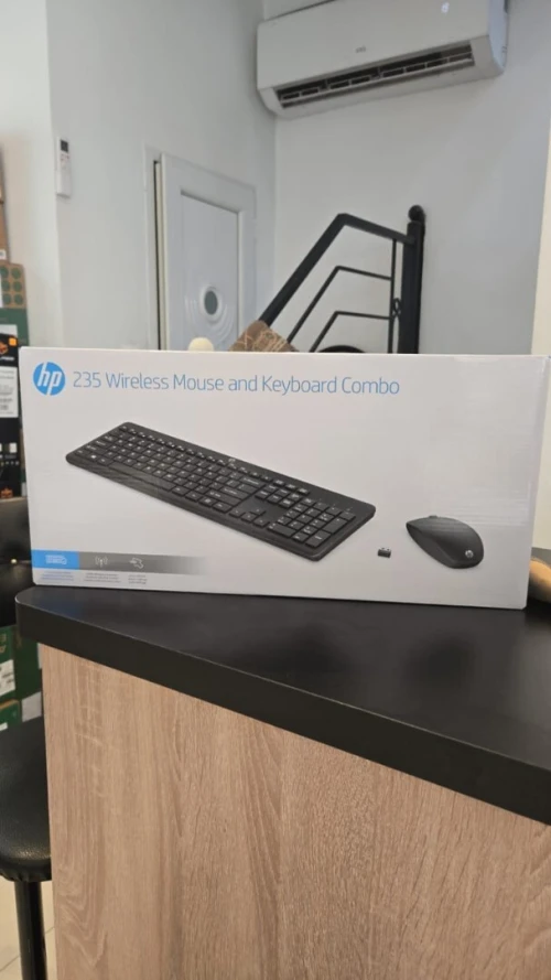 CLAVIER ET SOURIS SANS FIL HP 235 WIRELESS KEYBOARD AND MOUSE COMBO (1Y4D0UT)