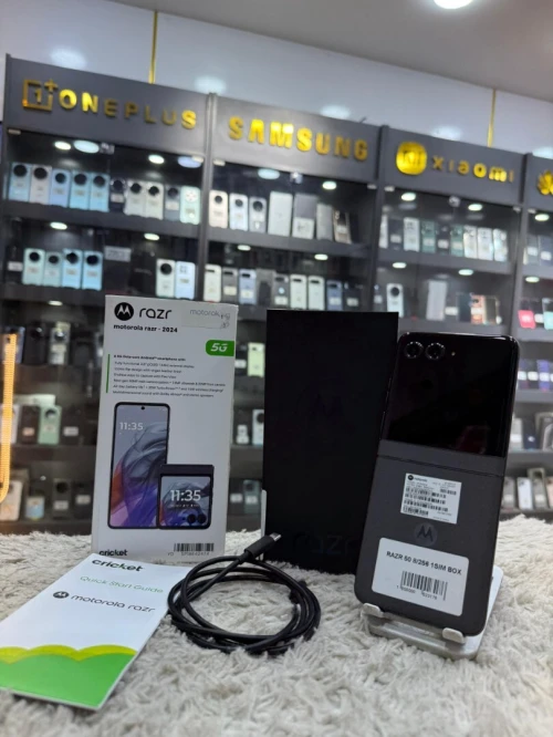 Motorola Razr 50 8GB 256GB 1SIM BOITE