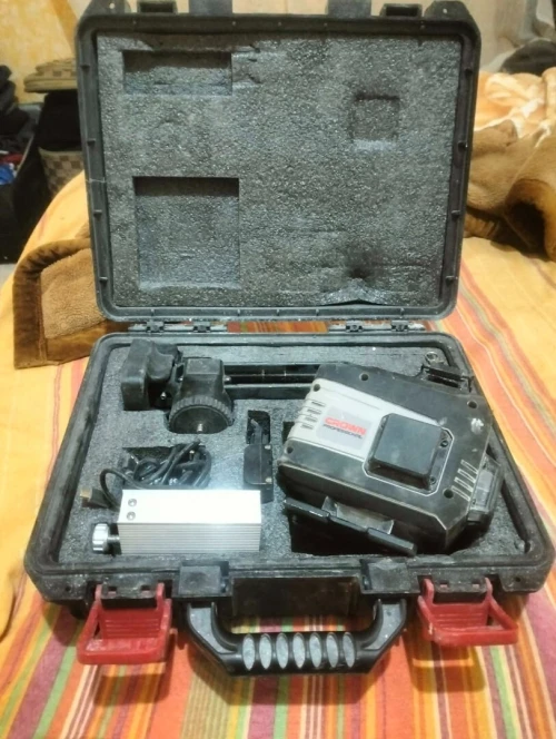 NIVEAU LASER CROWN