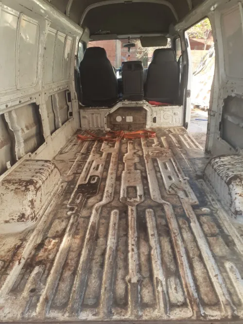 Nissan Urvan 2005