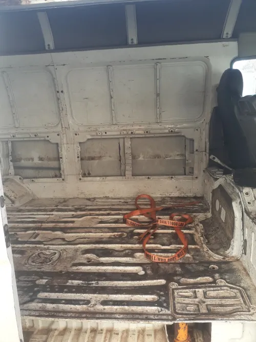 Nissan Urvan 2005
