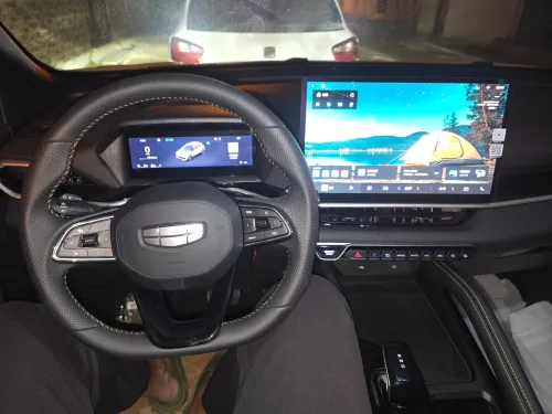 Geely Coolray 2025 