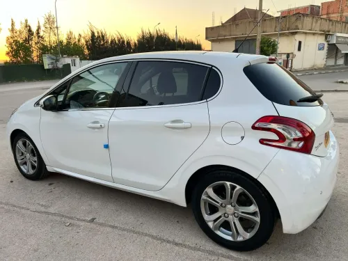 Peugeot 208 2013 Allure
