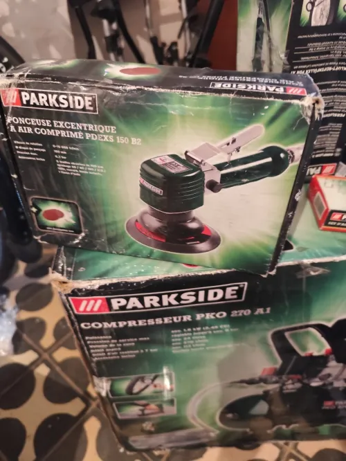 Compresseur Parkside neuf avec beaucoup d'accessoires 
