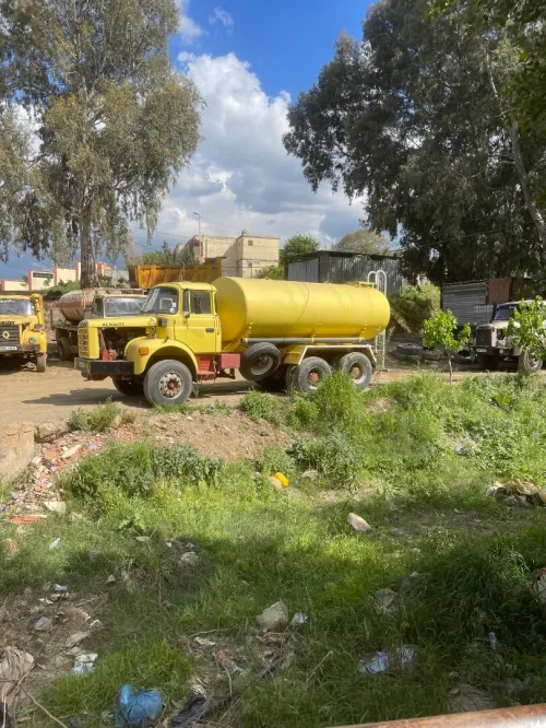 Location camion travailler toujours ‏توزيع المياه Location, camion, citerne de 15 000L 1982
