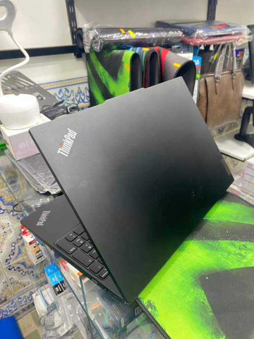 PC PORTABLE LENOVO ULTRA 7 155H 32GO RAM / 1 TERRA SSD NVME