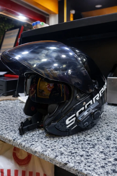 Casque moto originale france XL jdida