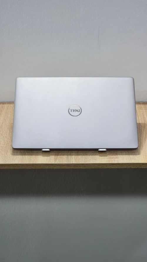 Dell Latitude 5410 Silver : Le compromis parfait entre Modernité et Performance