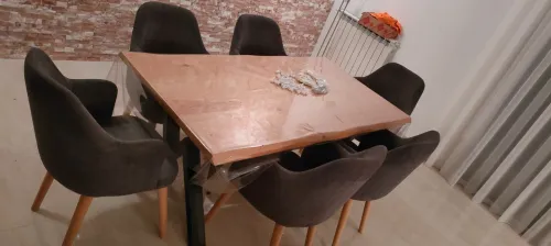 Table à manger moderne avec 6 chaises