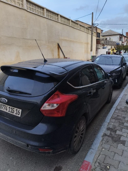 Ford Focus 5 portes 2015 Titanium