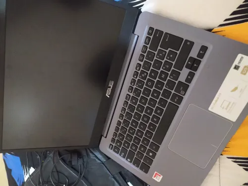 Asus vivobook s14 