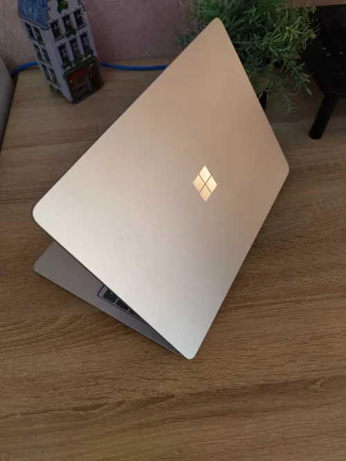 Laptop Microsoft Surface 7th edition - Copilot+