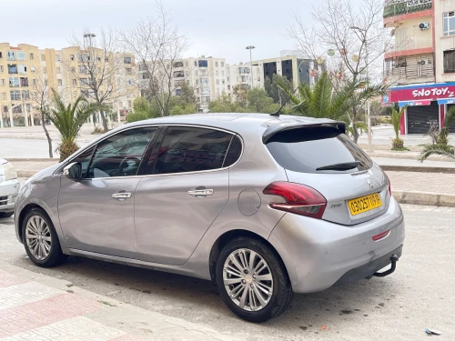 Peugeot 208 2019 Allure
