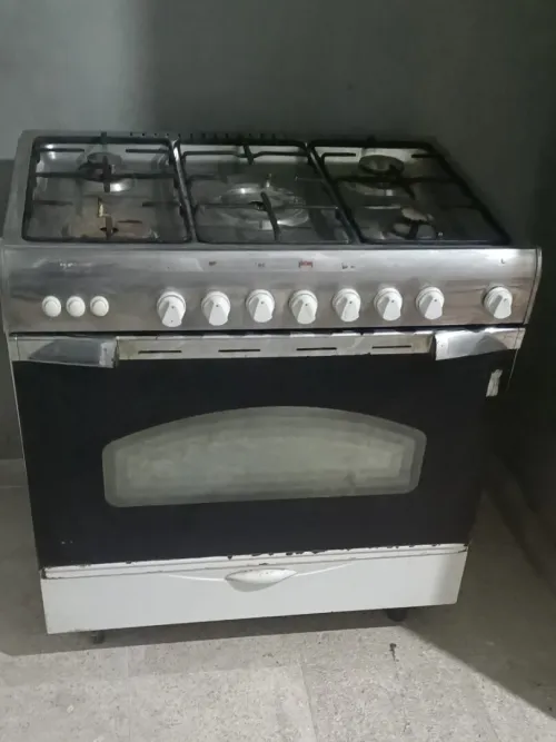 Cuisinière 5 feux مطبخة 5 كوانن