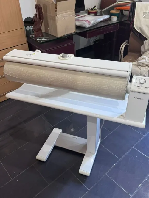 Centre de repassage Miele B995D blanc