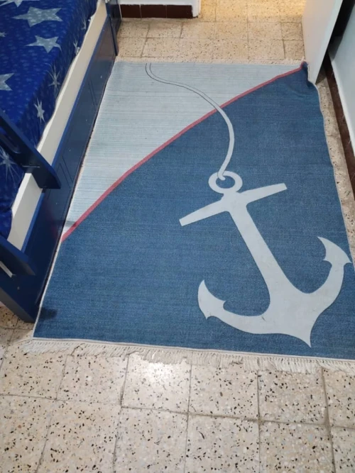 Lits superposés enfants en très bon état en milamine avec 2 matelas et un tapis