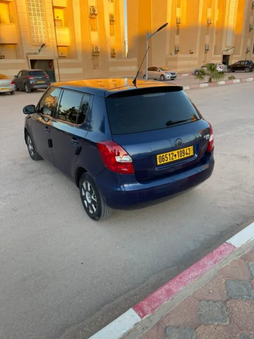 Skoda Fabia 2009 لاتوت