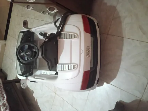 Voiture miniature Audi R8 spider 