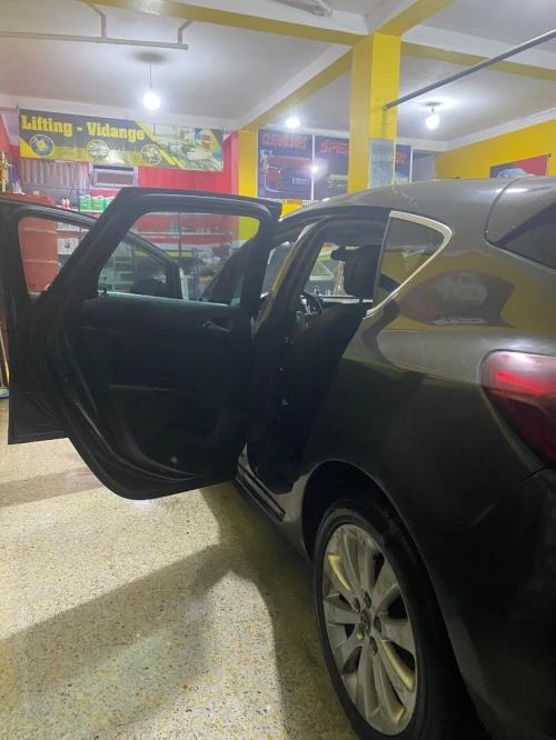Opel Astra 2015 COSMO