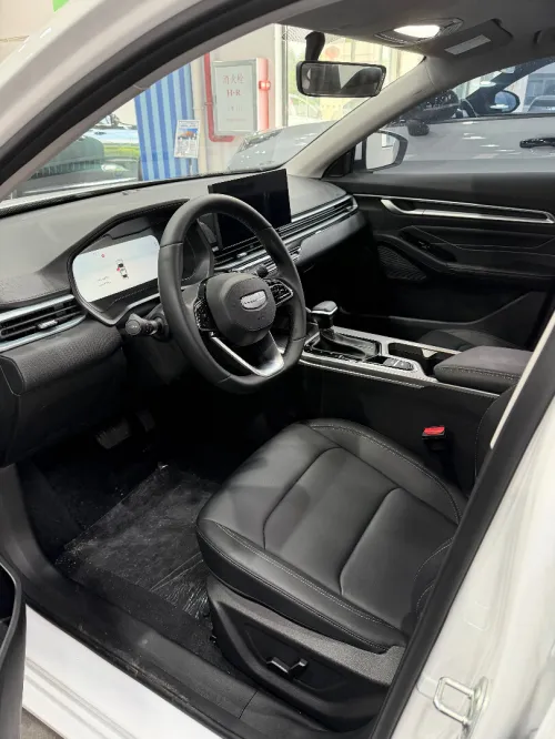 Geely Emgrand 2026 
