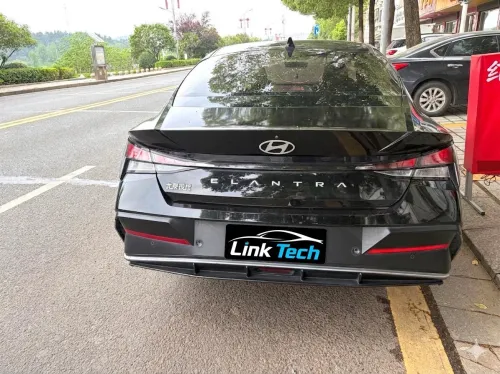 Hyundai Elantra 2024 