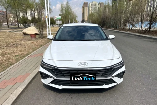 Hyundai Elantra 2024 