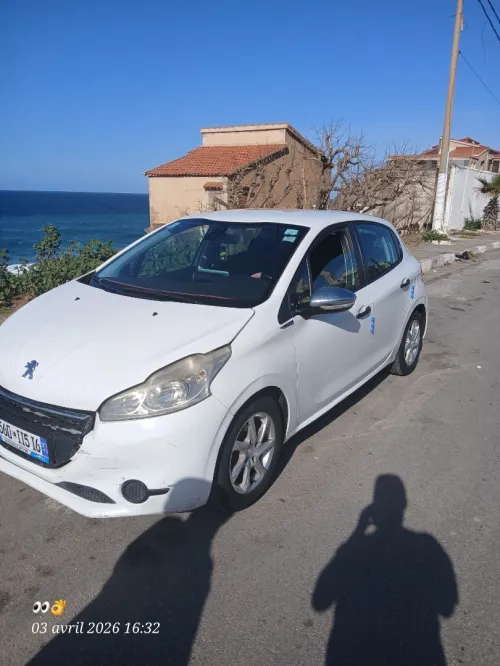 Peugeot 208 2015 Silver Line