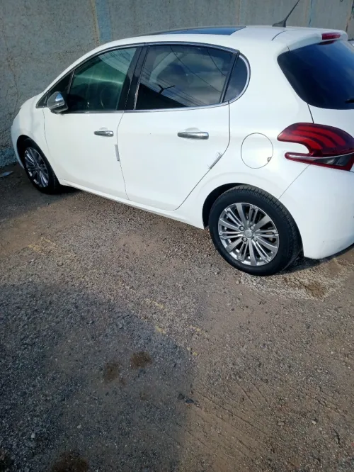 Peugeot 208 2019 Allure Facelift