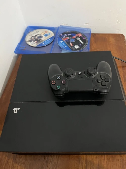 PlayStation 4 en bon état à vendre