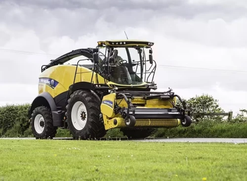 ENSILEUSE / LA MARQUE : NEW HOLLAND FR500/FR650