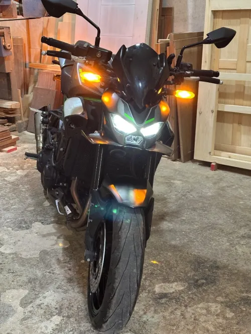 Kawazaki Z900 2025