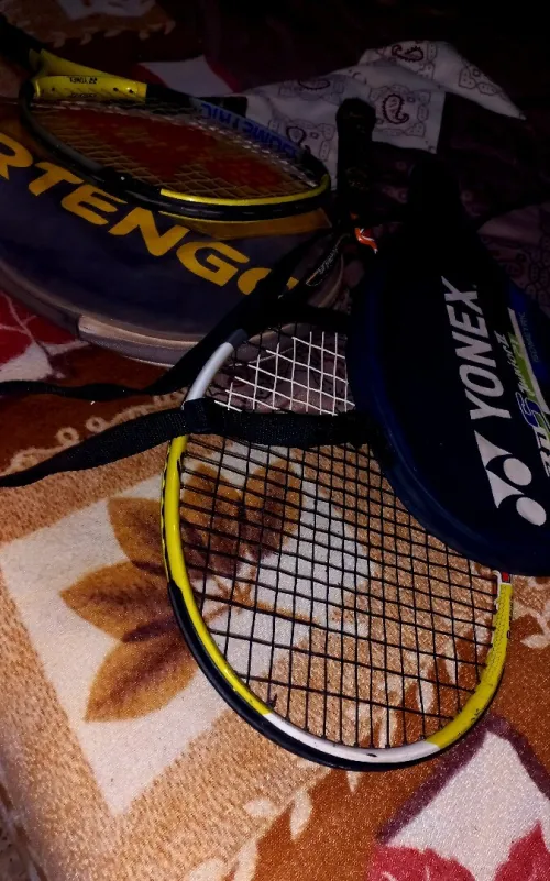 Prix choc: Raquette est une Yonex + Raquette Yonex RDS Junior II 21 jaune.