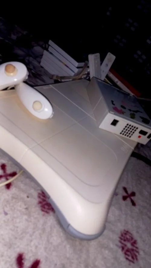 Nintendo Wii + Wii Fit Board + JEUX