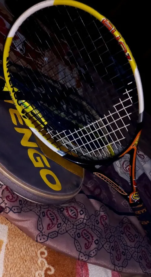 Prix choc: Raquette est une Yonex + Raquette Yonex RDS Junior II 21 jaune.