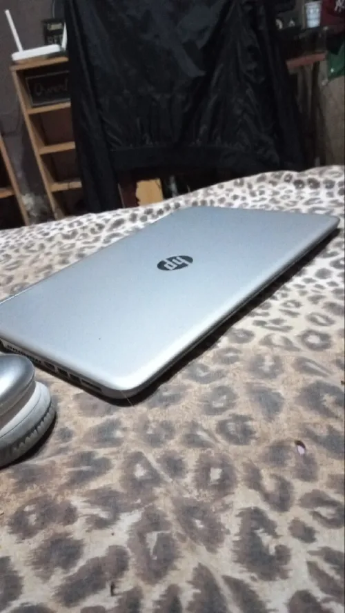 Ordinateur portable est un modèle HP Envy 15