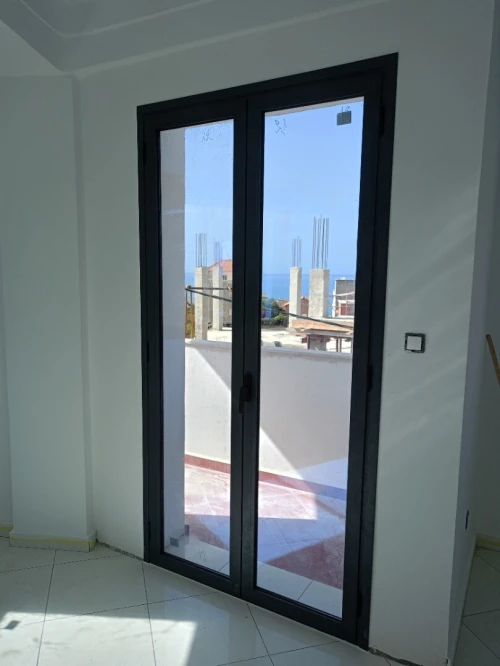 Fenêtre en aluminium et PVC