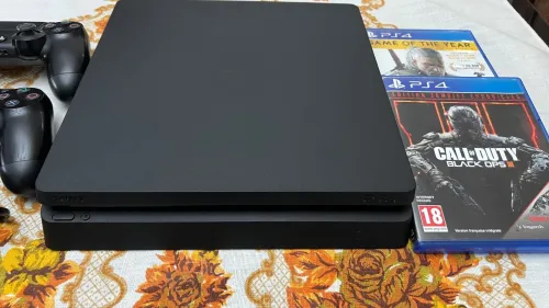 PS4 Slim ÉTAT NEUF JAMAIS OUVERTE IMPORTÉE FRANCE + PACK JEUX